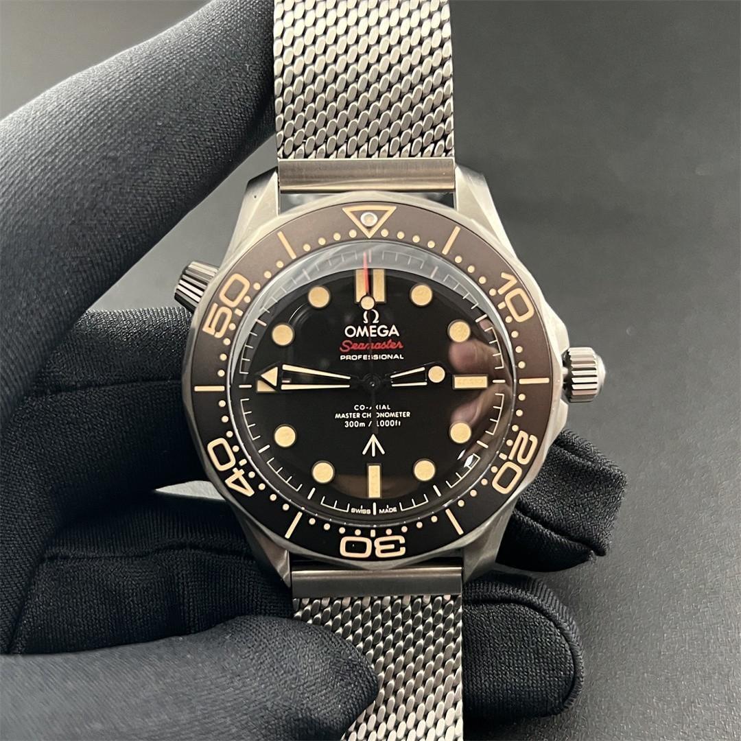 Omega Seamaster 300 « No Time to Die » — Titanio VSF V7 1:1 Best Edition · Esfera negra vintage · Brazalete malla · SA8806 — view 1