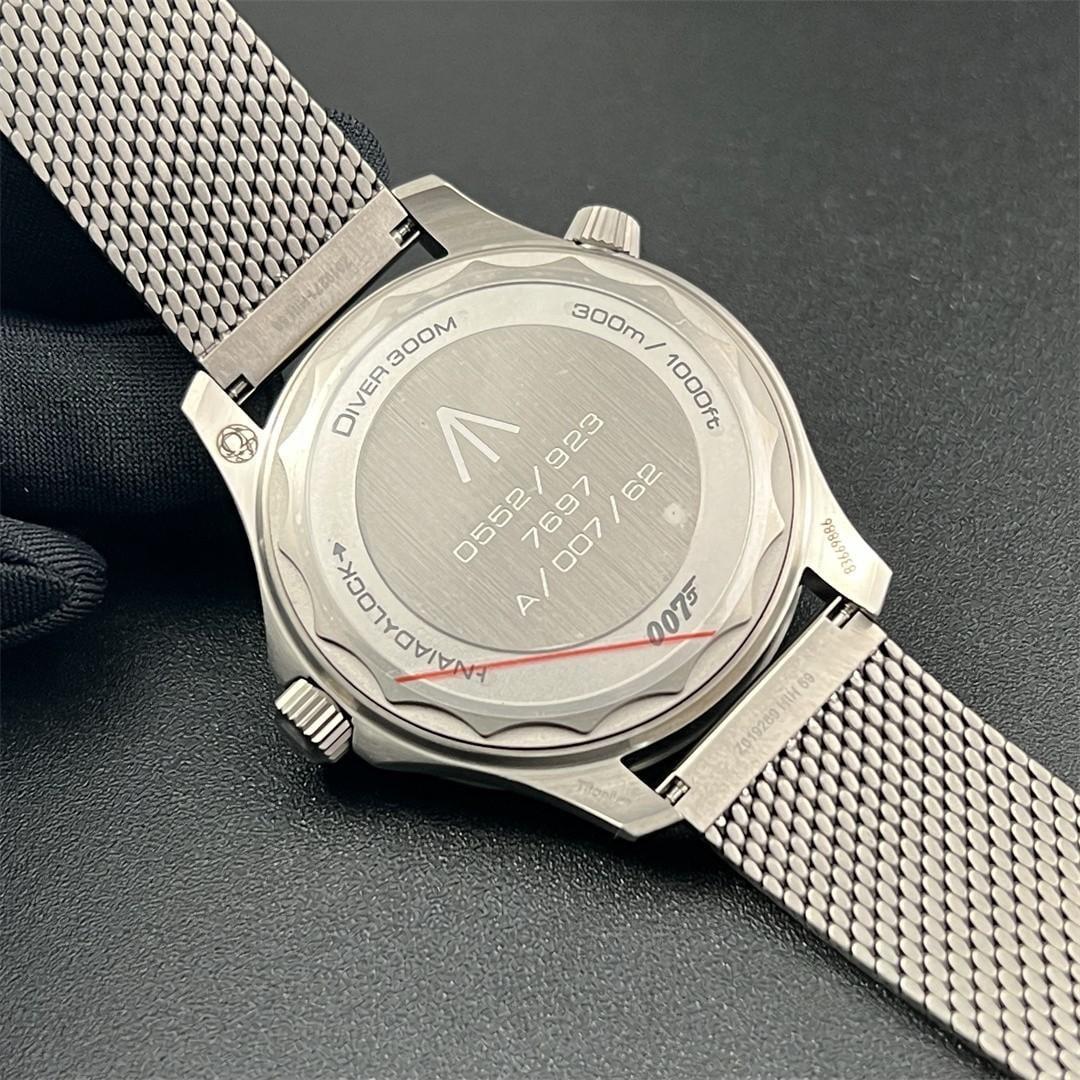 Omega Seamaster 300 « No Time to Die » — Titanio VSF V7 1:1 Best Edition · Esfera negra vintage · Brazalete malla · SA8806 — thumbnail 8